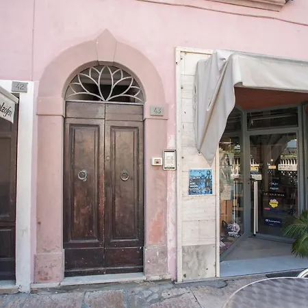 Quadrilocale Centro Storico Apartment *